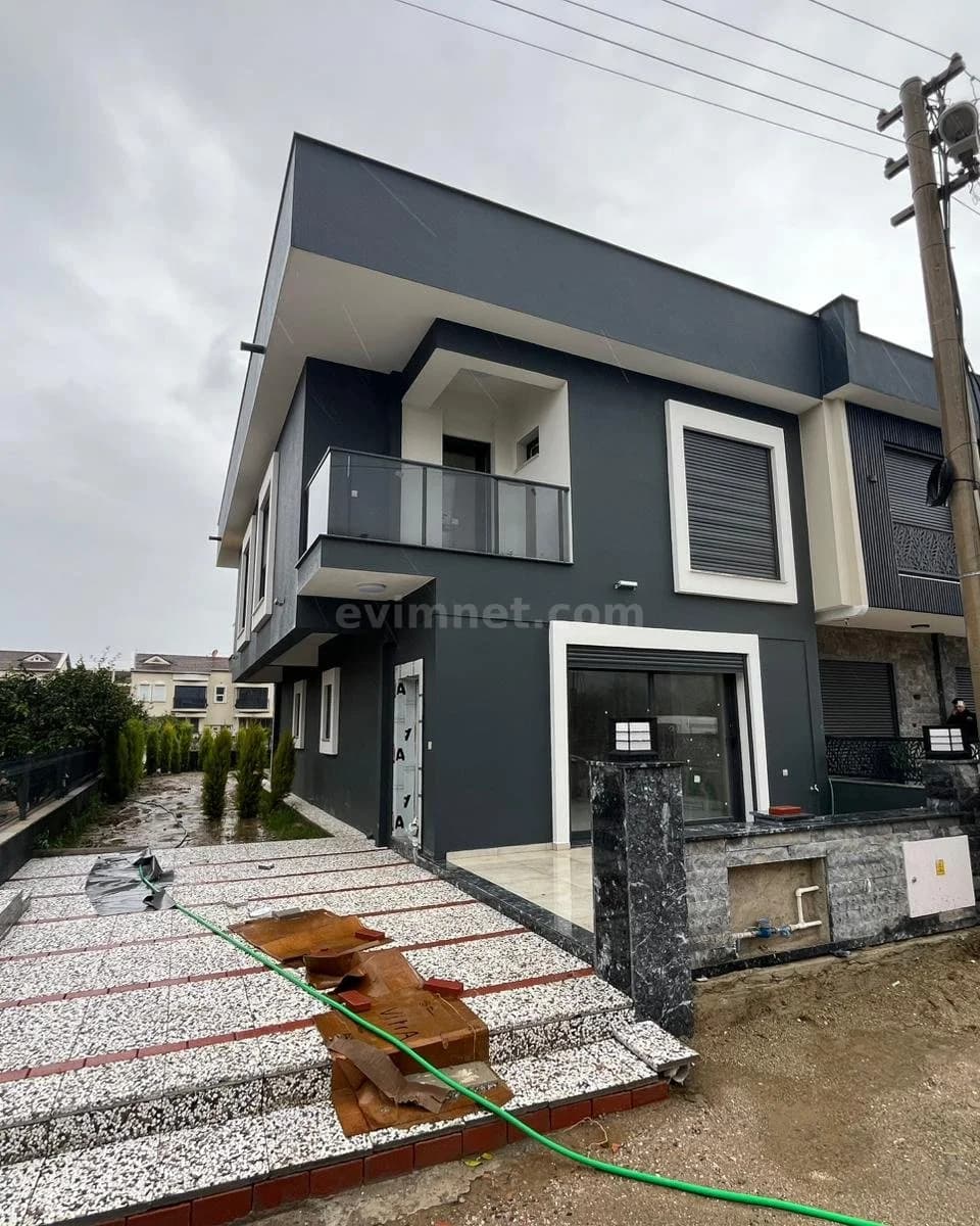 Menderes Satılık Villa — 3