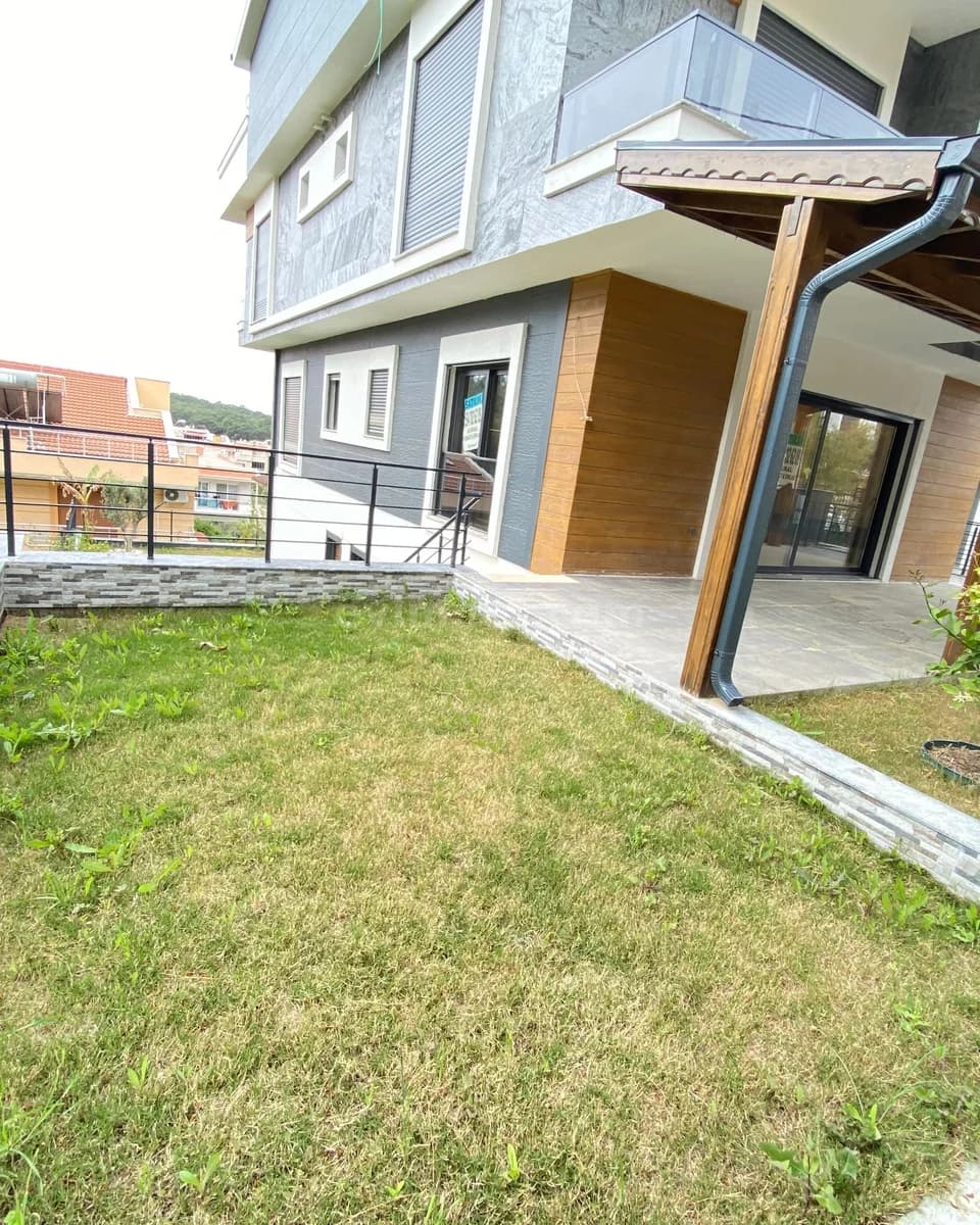 Menderes Satılık Villa — 3