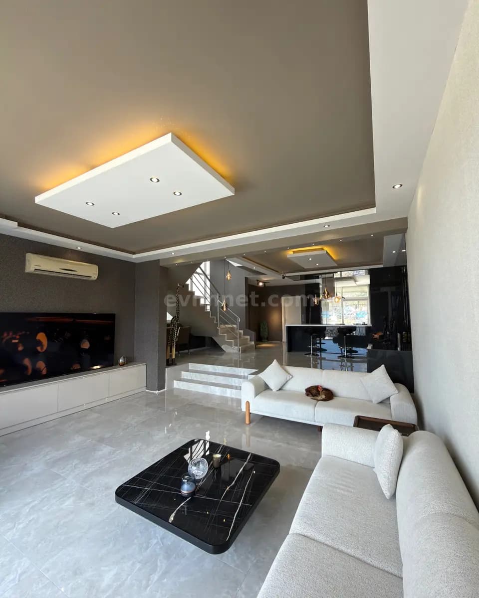 Kuşadası Zu verkaufen Villa Ansicht 1