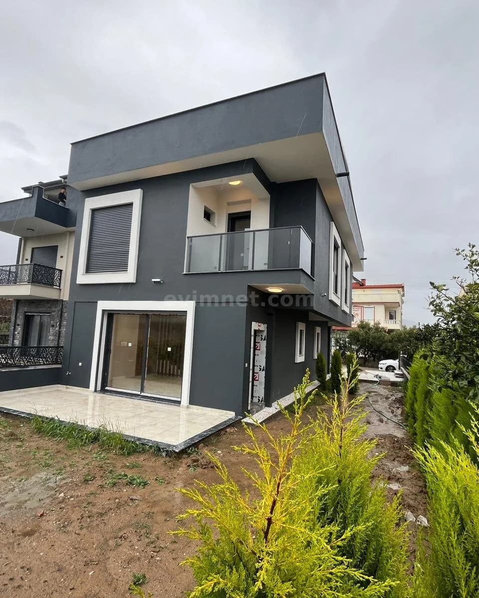 Menderes Satılık Villa — 1