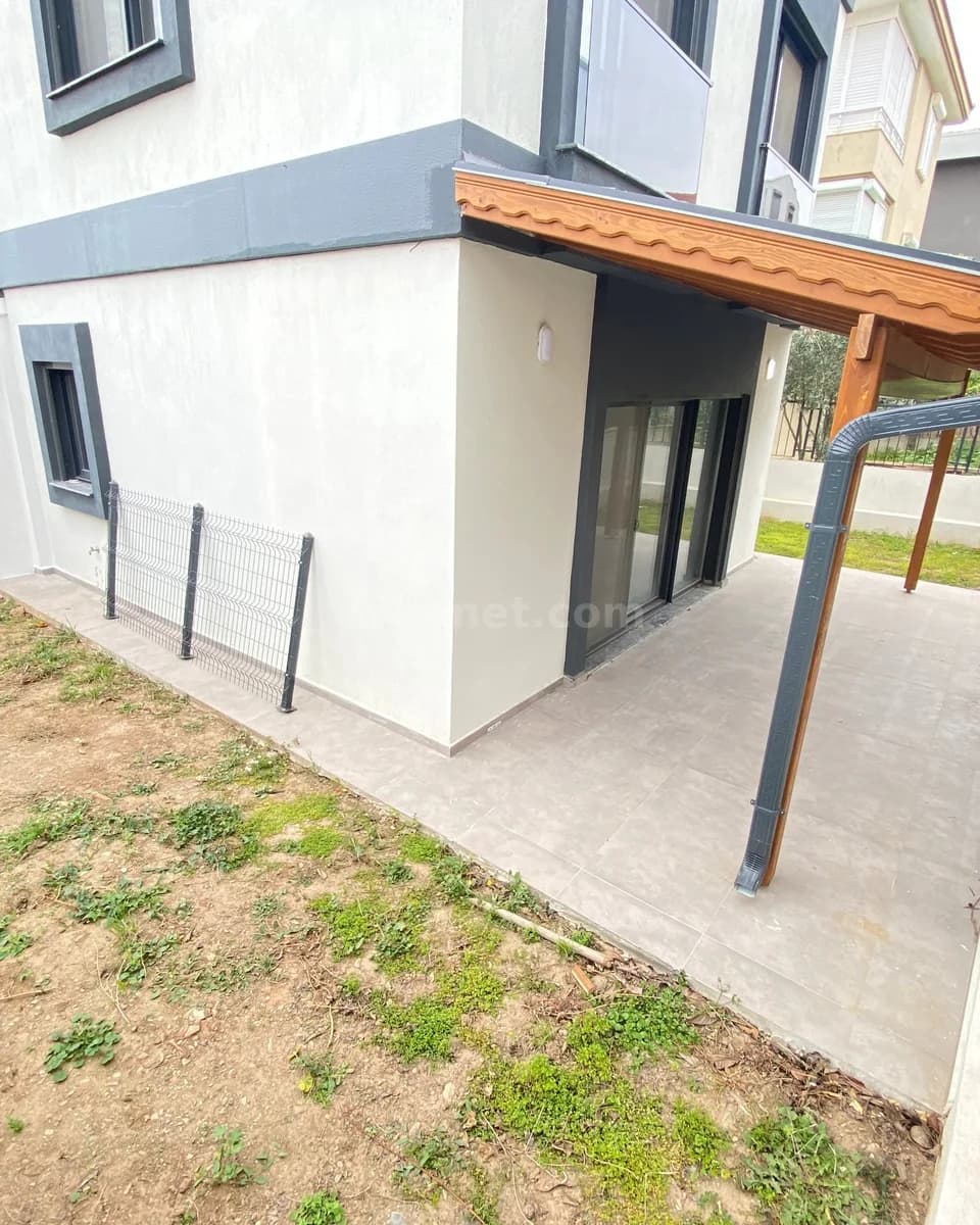 Menderes Satılık Villa — 4