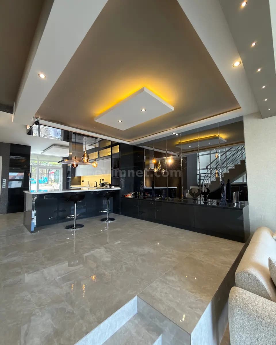 Kuşadası Zu verkaufen Villa Ansicht 3