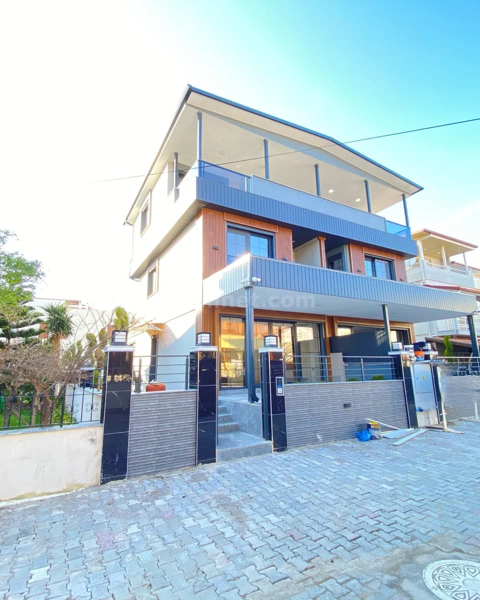 Seferihisar Satılık Villa — 1