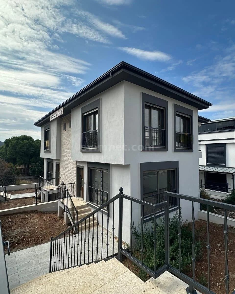 Seferihisar Satılık Villa — 1