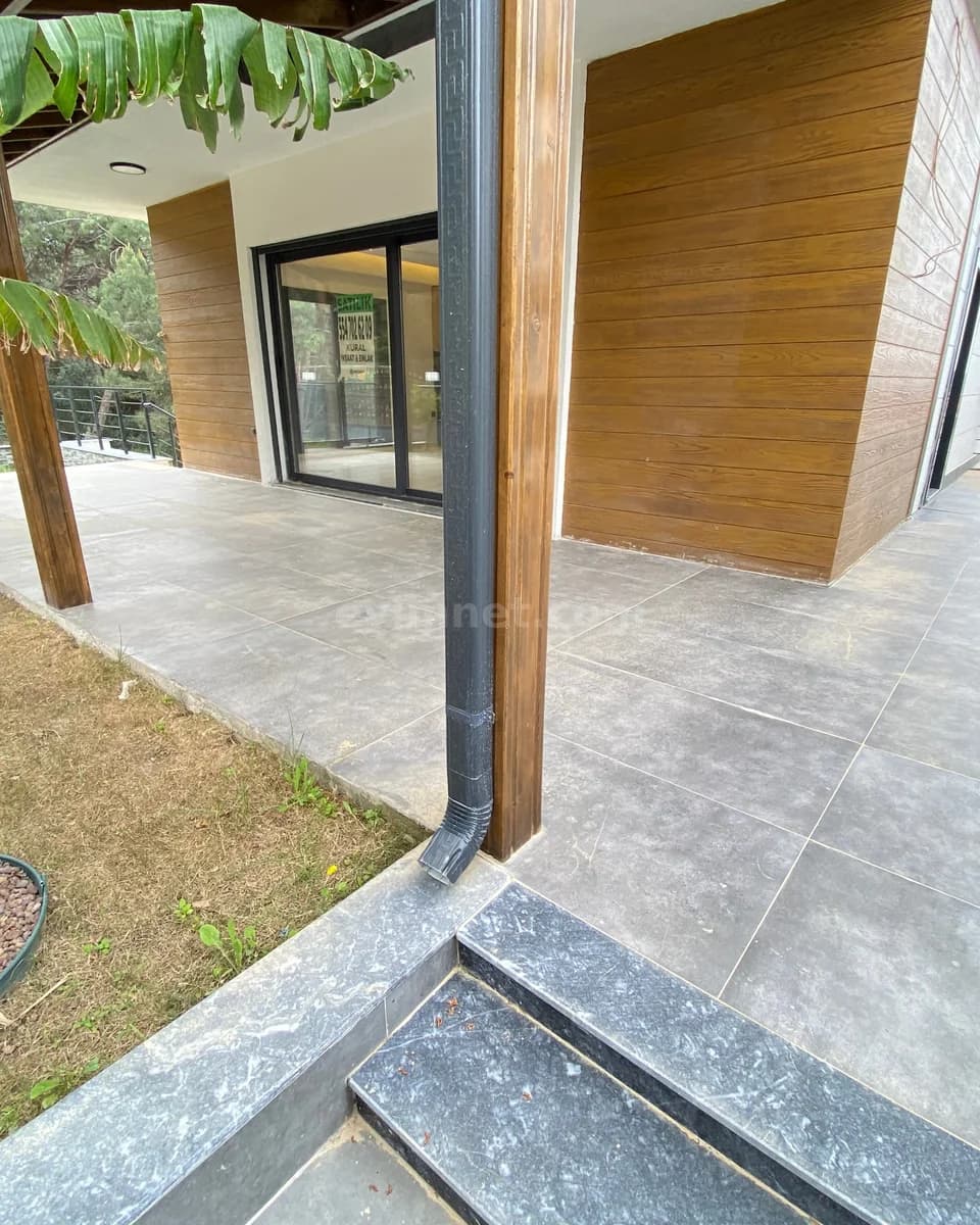 Menderes Satılık Villa — 4