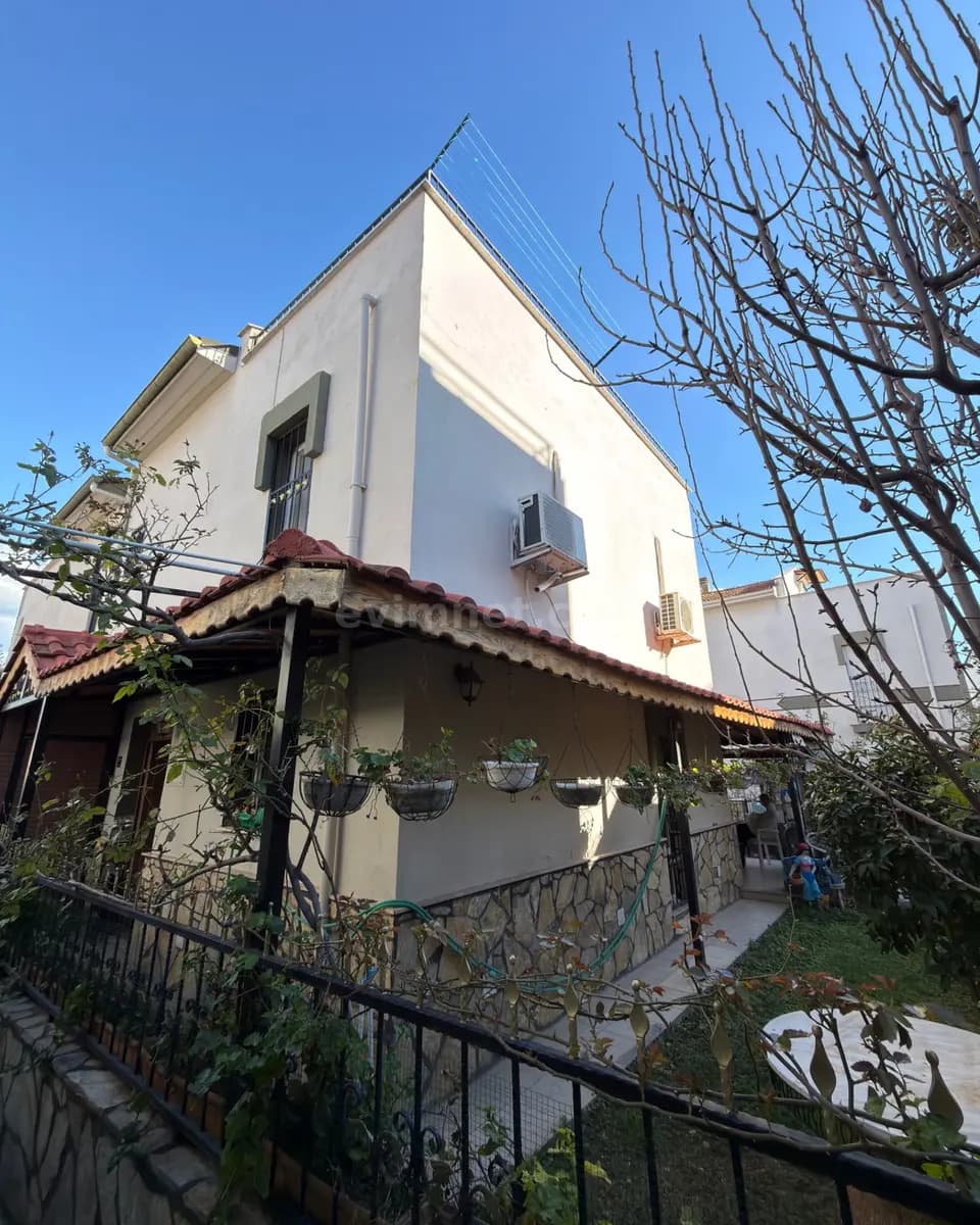 Kuşadası Zu verkaufen Villa Ansicht 1