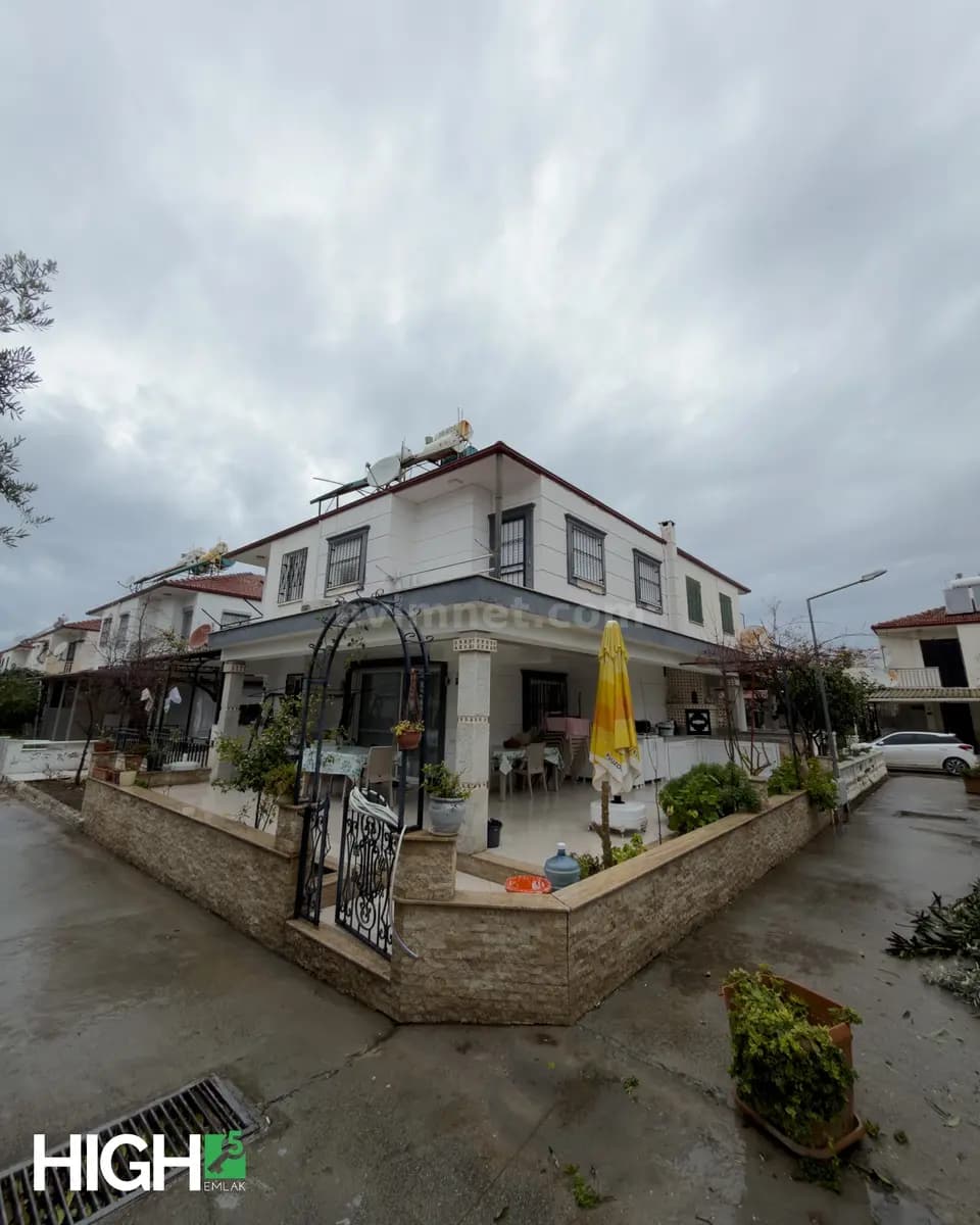 Kuşadası Zu verkaufen Villa Ansicht 1